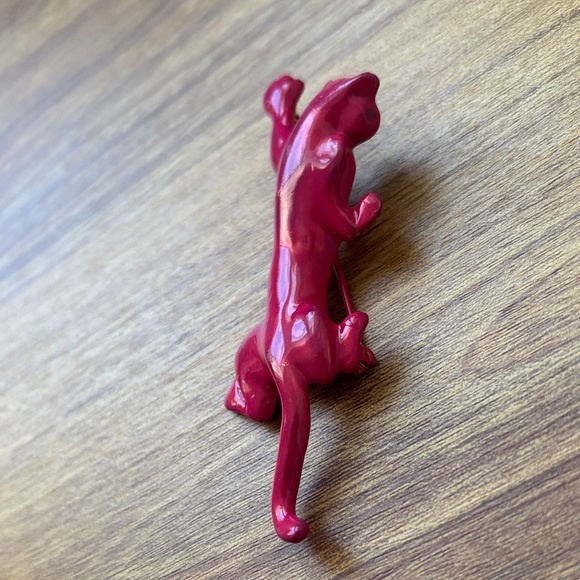 Pink Leopard Brooch - Picture 3 of 8